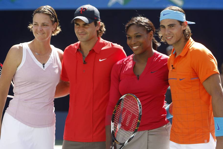 Federer e Nadal con Lindsay Davenport e Serena Williams. Reuters